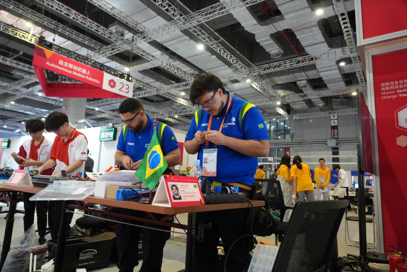 A WorldSkills Shanghai mobilizou cerca de 1,4 mil competidores de 70 pa&iacute;ses