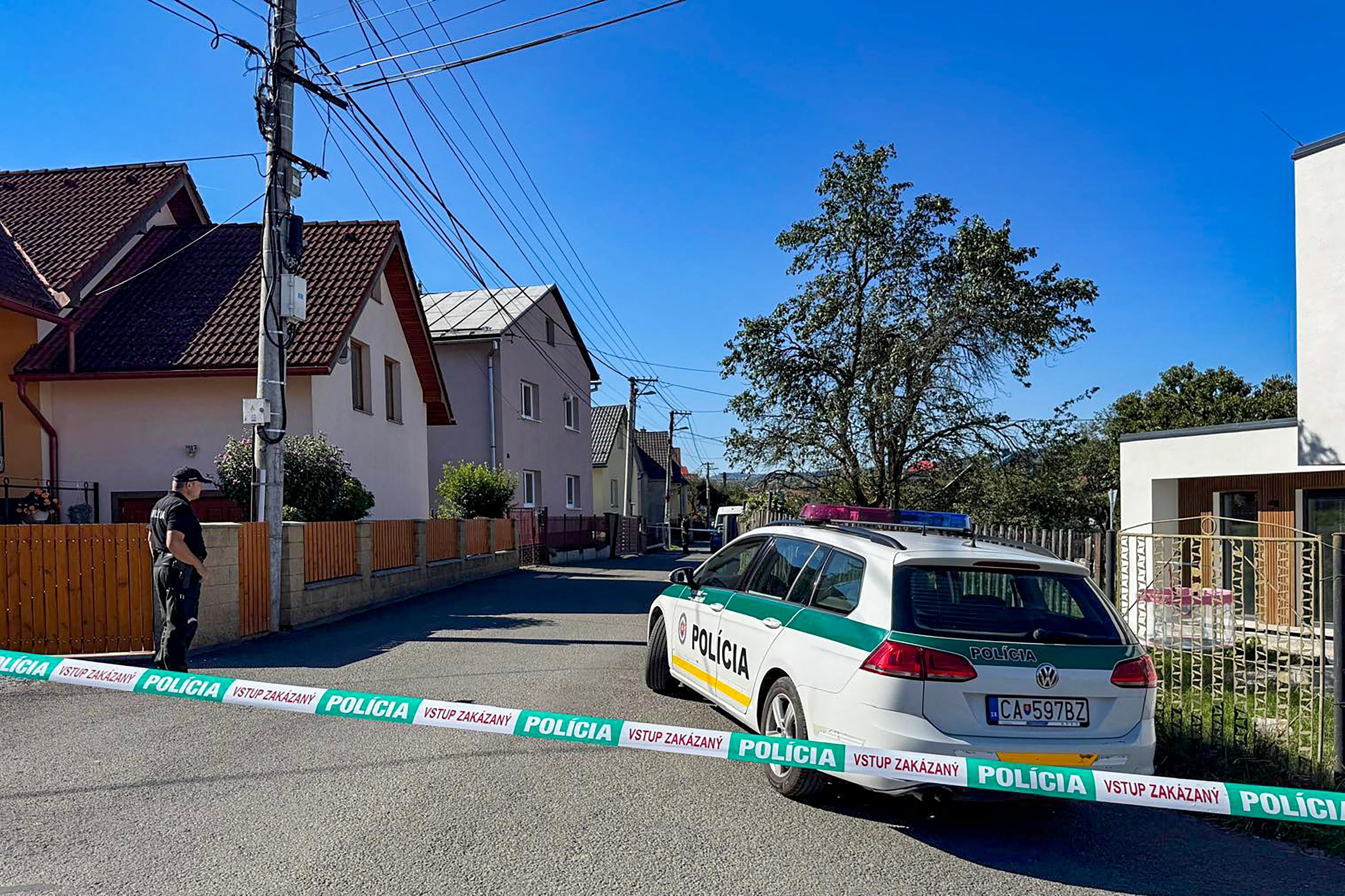 Pol&iacute;cia det&eacute;m adolescente investigado por assassinato