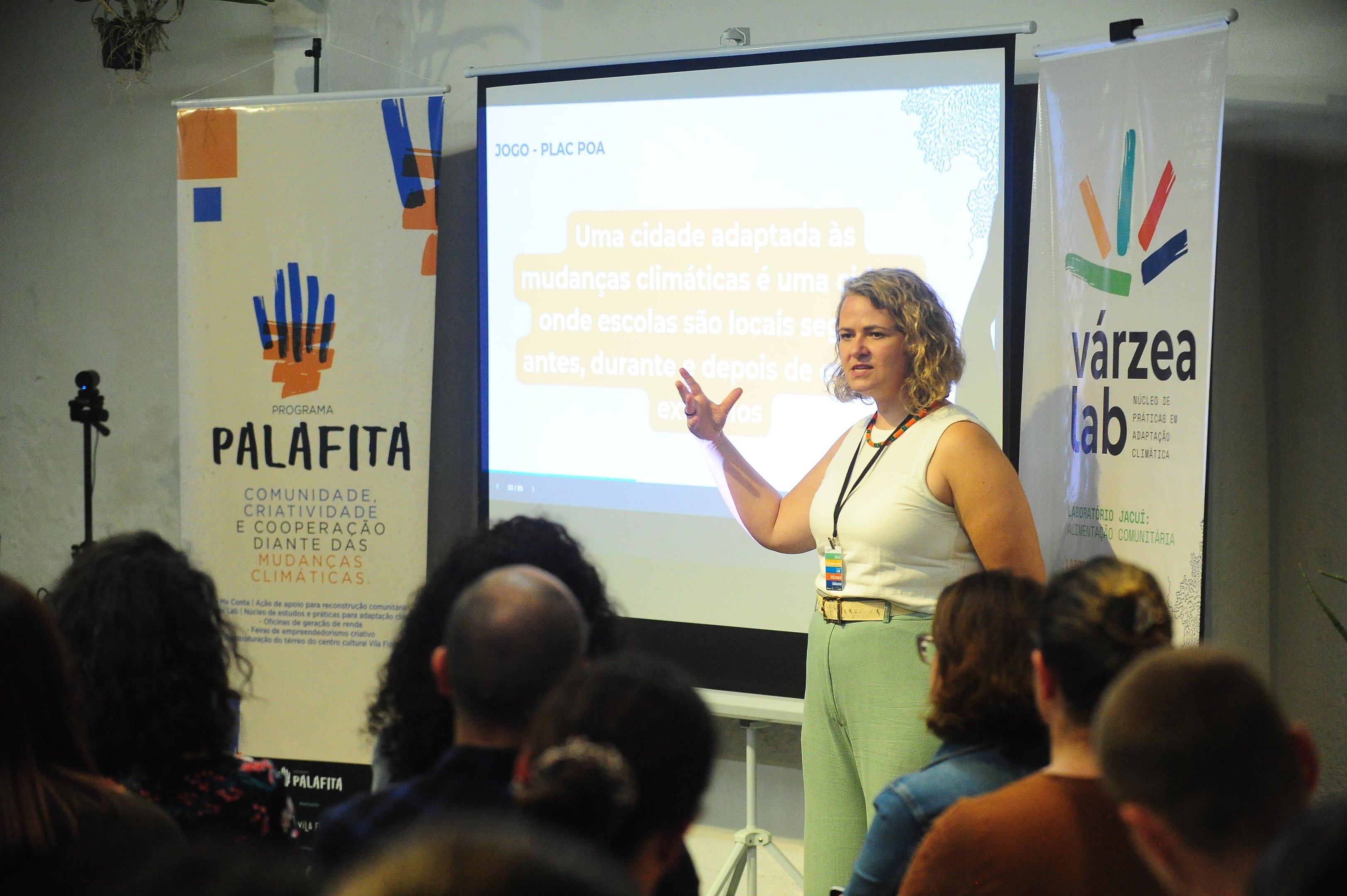 Encontro foi realizado na Associa&ccedil;&atilde;o Cultural Vila Flores