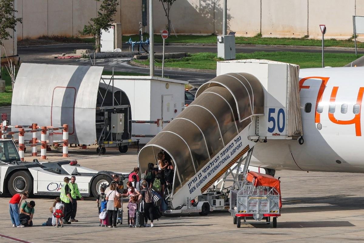 Passageiros relatam p&acirc;nico em avi&atilde;o da Flydubai