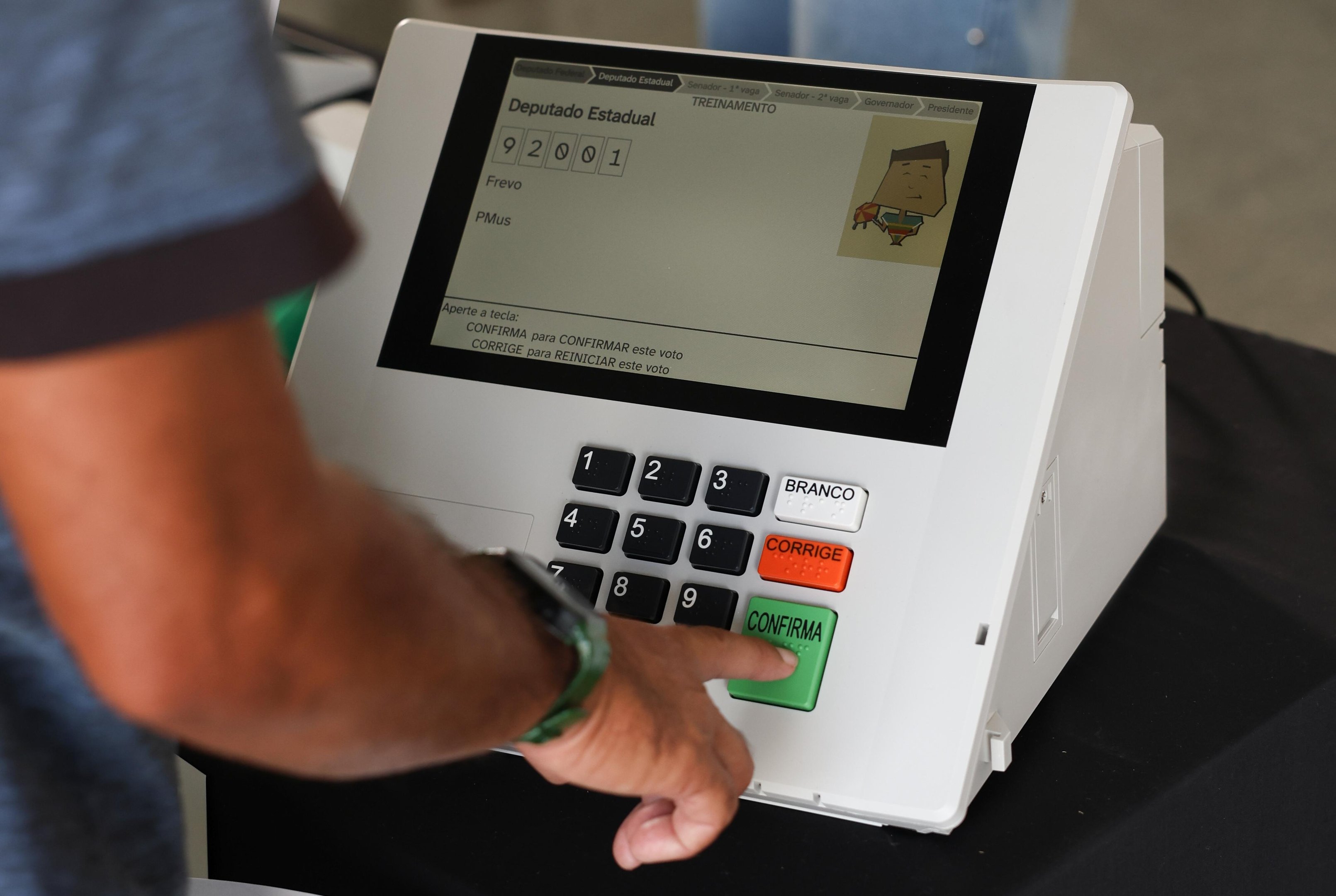 Tribunal Superior Eleitoral tamb&eacute;m aciona o Minist&eacute;rio P&uacute;blico e plataformas digitais