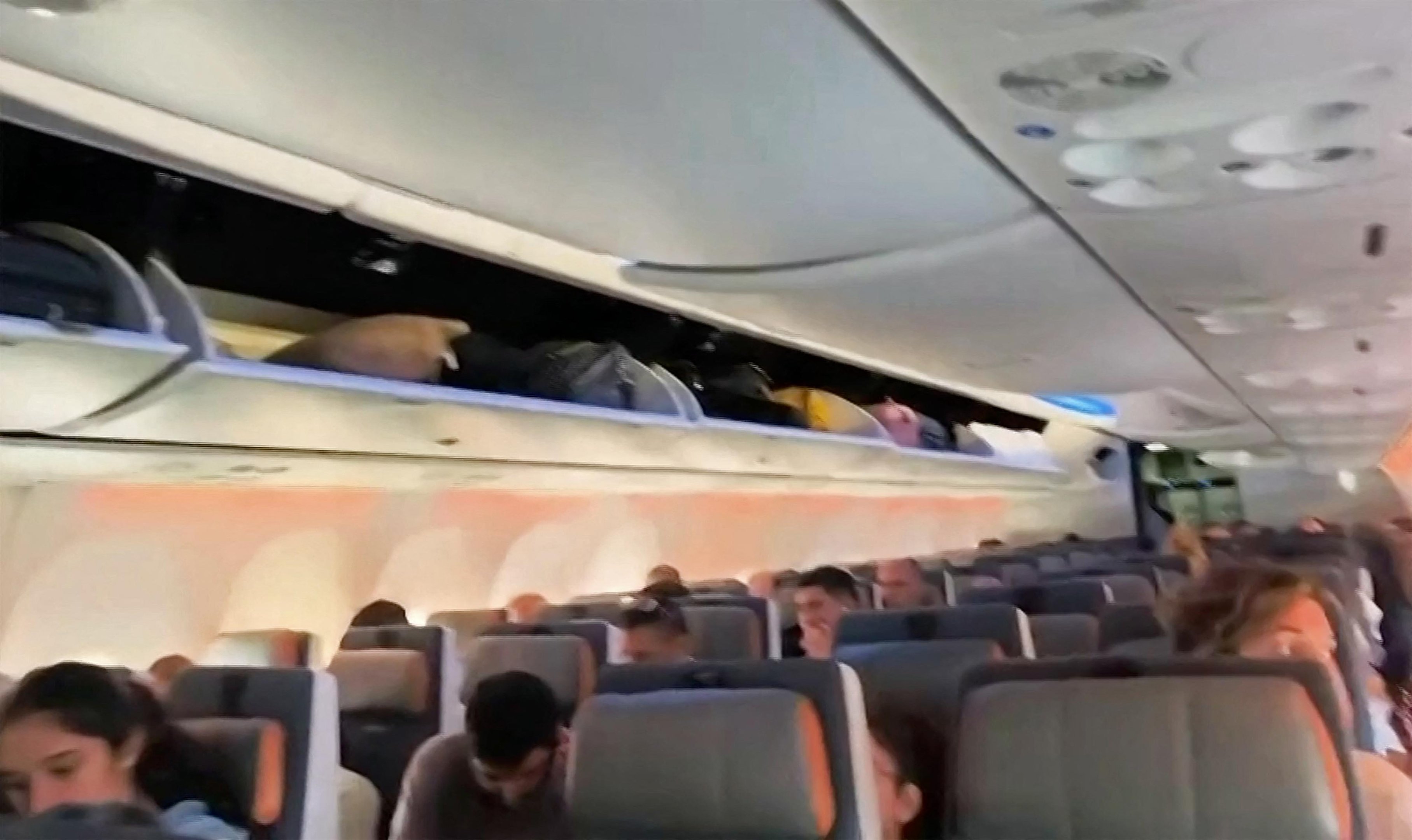 Quatro israelenses ajudaram a dominar um copiloto da flydubai e impediram que ele derrubasse o avi&atilde;o em que estavam