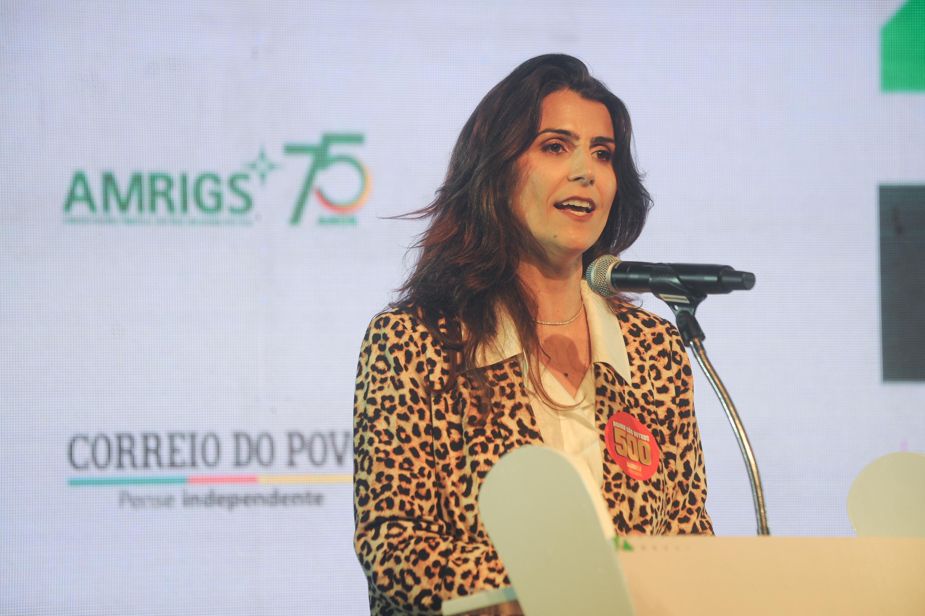 Decis&atilde;o entende que Manuela foi alvo de cal&uacute;nias e difama&ccedil;&otilde;es