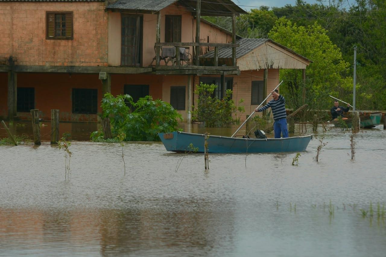 Rio Jacu&iacute;, em S&atilde;o Jer&ocirc;nimo, segue acima da cota de inunda&ccedil;&atilde;o