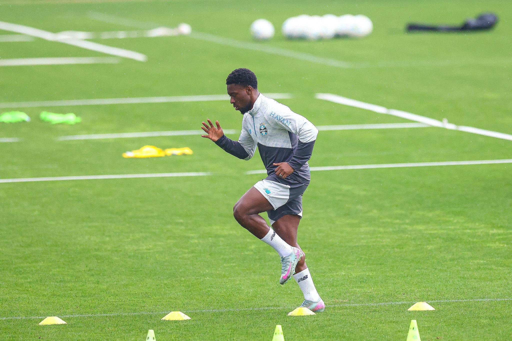 Gr&ecirc;mio, de Amuzu, precisa reagir para deixar a zona de rebaixamento do Brasileir&atilde;o