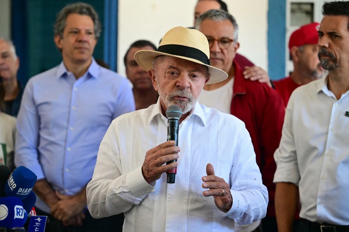 Lula deve encerrar primeiro turno em segundo lugar