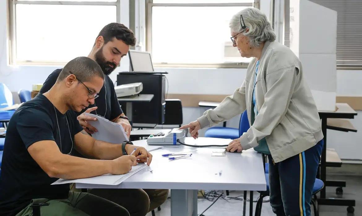 O estado tinha 12,8 milh&otilde;es de eleitores aptos a votar neste domingo
