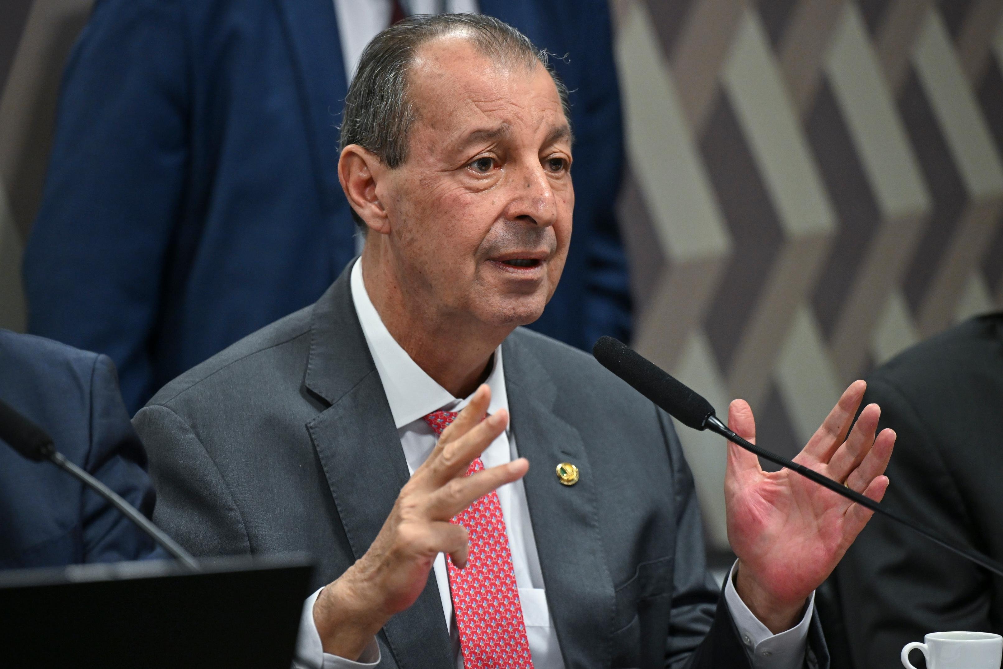 Aziz terminou em vantagem no primeiro turno no Amazonas