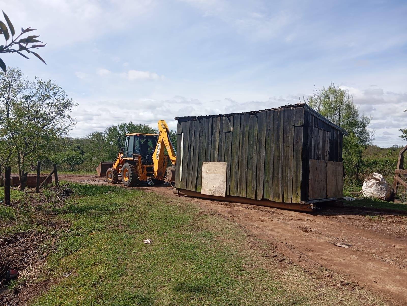 Cinco casas  volante foi removida para um local mais longe do Rio Uruguai, em Itaqui