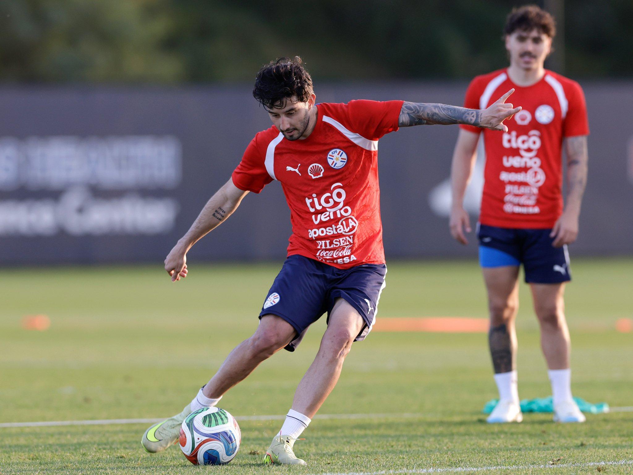 Villasanti estava com a sele&ccedil;&atilde;o do Paraguai na data Fifa
