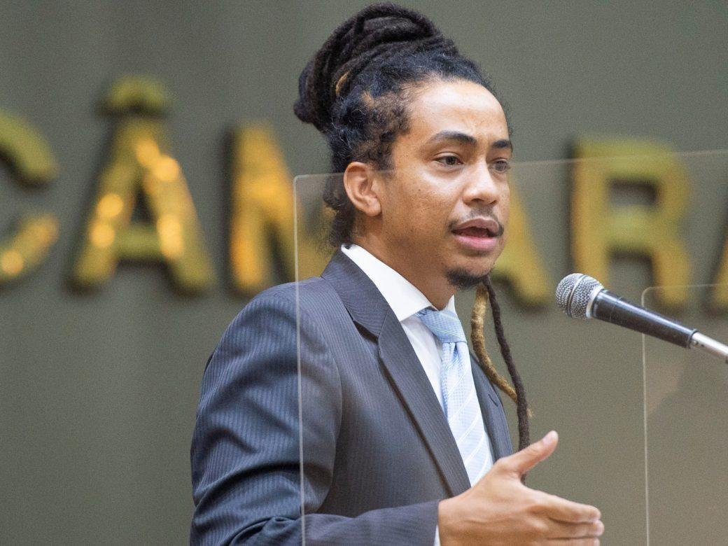 Em 2020 foi eleito vereador pelo PSOL e dois anos depois deputado estadual