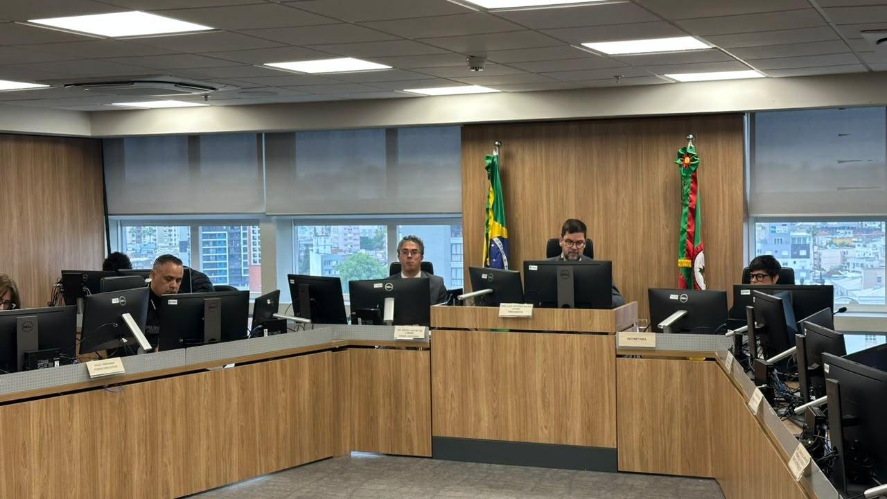Reuni&atilde;o presidida pelo desembargador Luiz Ant&ocirc;nio Alves Capra reuniu autoridades