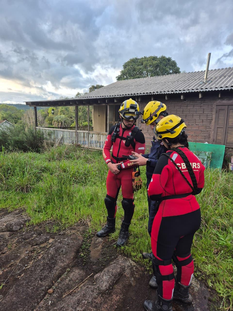 Bombeiros entram no quarto dia de buscas por jovem desaparecido no Rio Ca&iacute;, em Gramado
