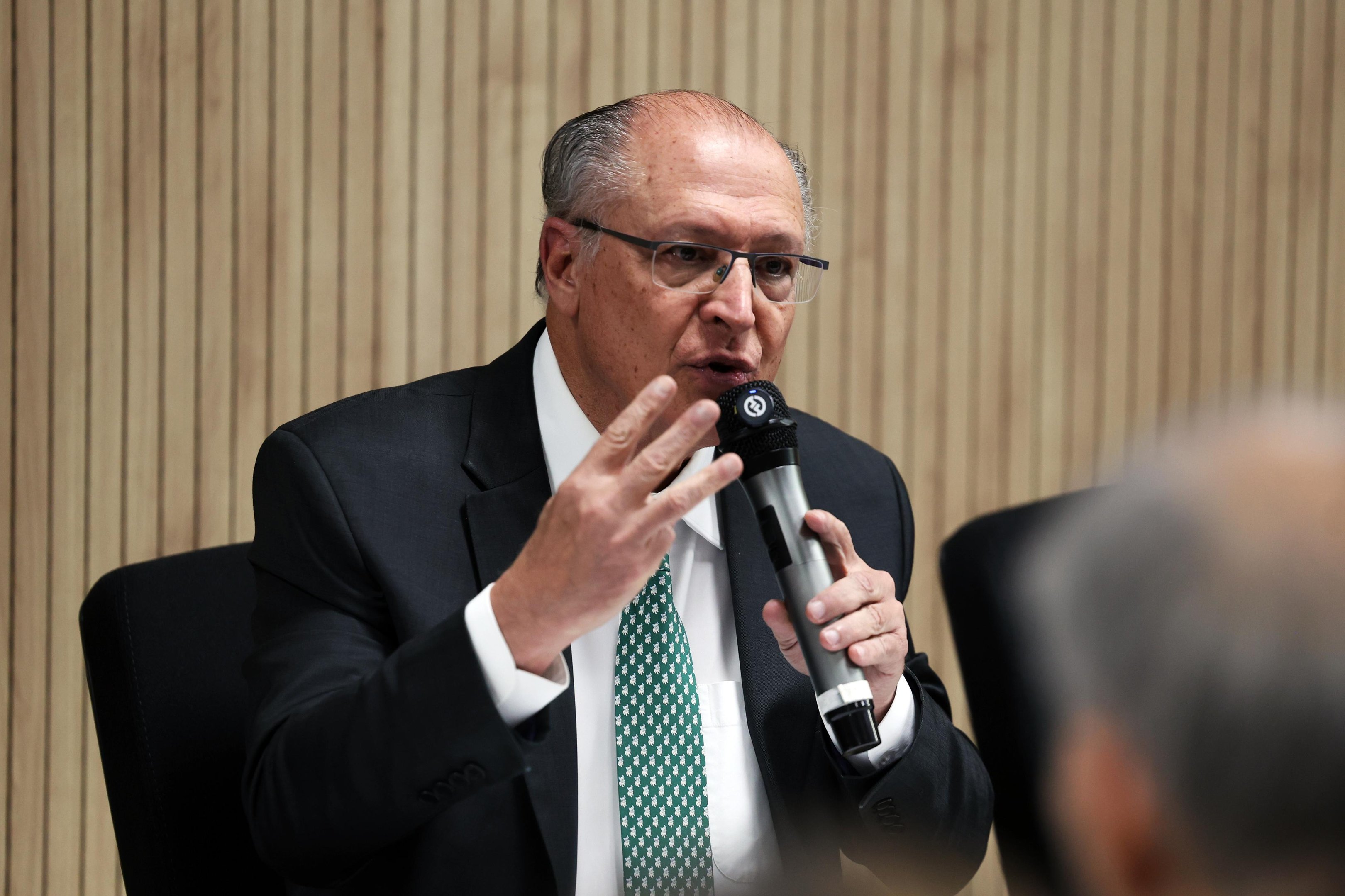 Alckmin: "Acho dif&iacute;cil que o nosso advers&aacute;rio, com todo o apoio do Centr&atilde;o, v&aacute; mexer em emenda, fundo partid&aacute;rio e fundo eleitoral"