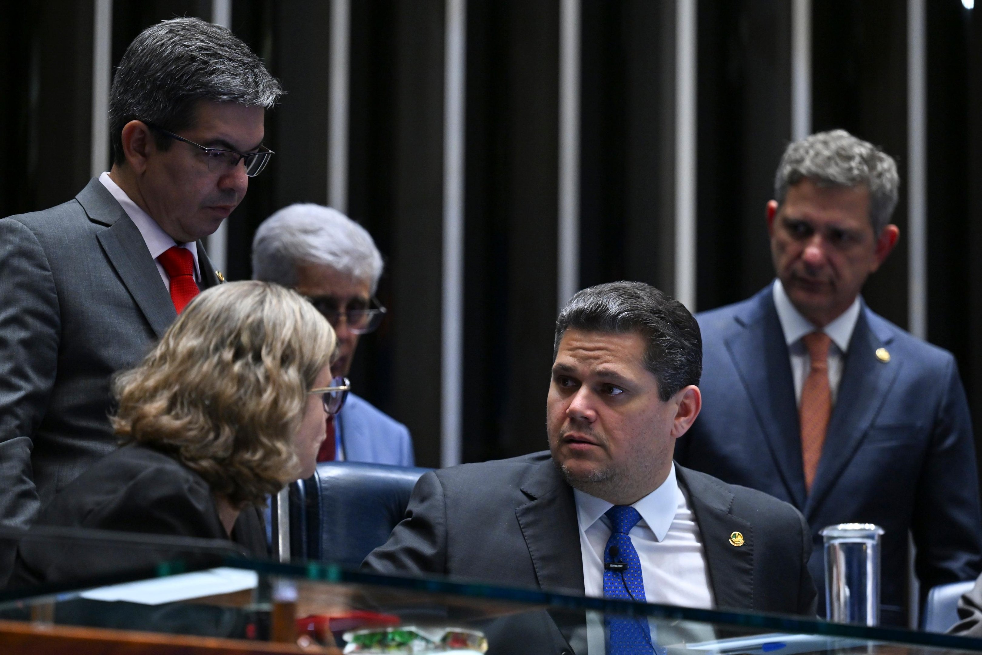 Ser&atilde;o cinco dias debates ao longo desta e da pr&oacute;xima semana, at&eacute; vota&ccedil;&atilde;o prevista para 15 de outubro
