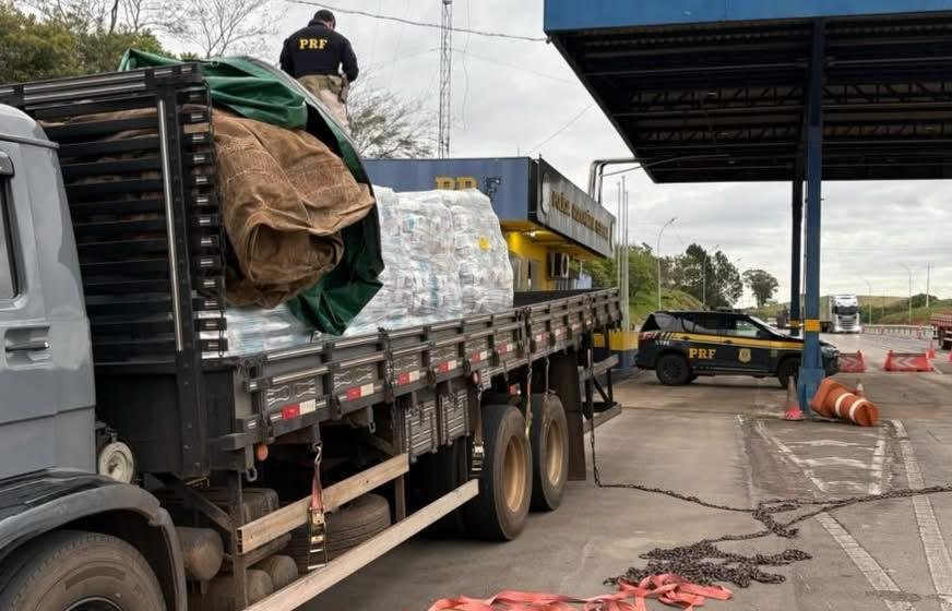 Carga foi encontrada escondida sob pacotes de ra&ccedil;&atilde;o