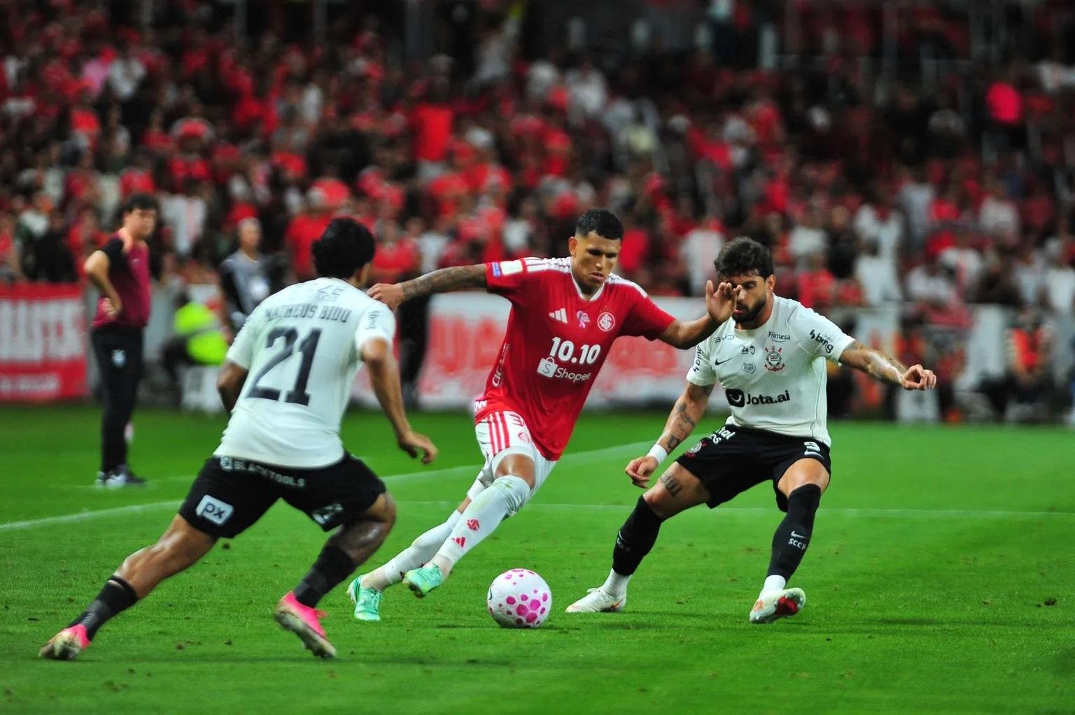 Brasileirão: acompanhe Inter x Corinthians em tempo real
