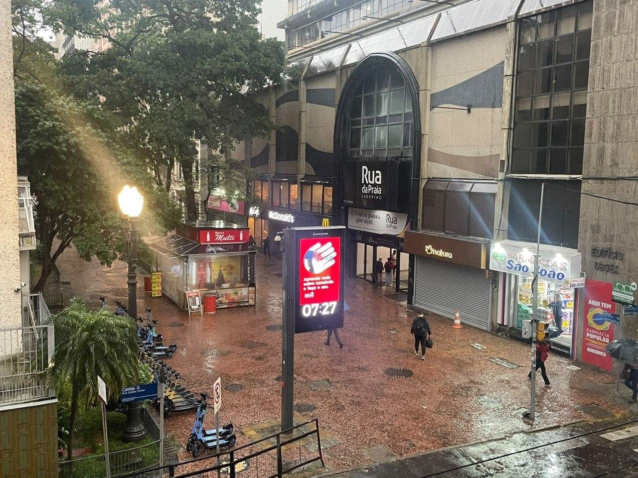 Chuva come&ccedil;ou por volta das 7h10min desta quinta-feira na Capital