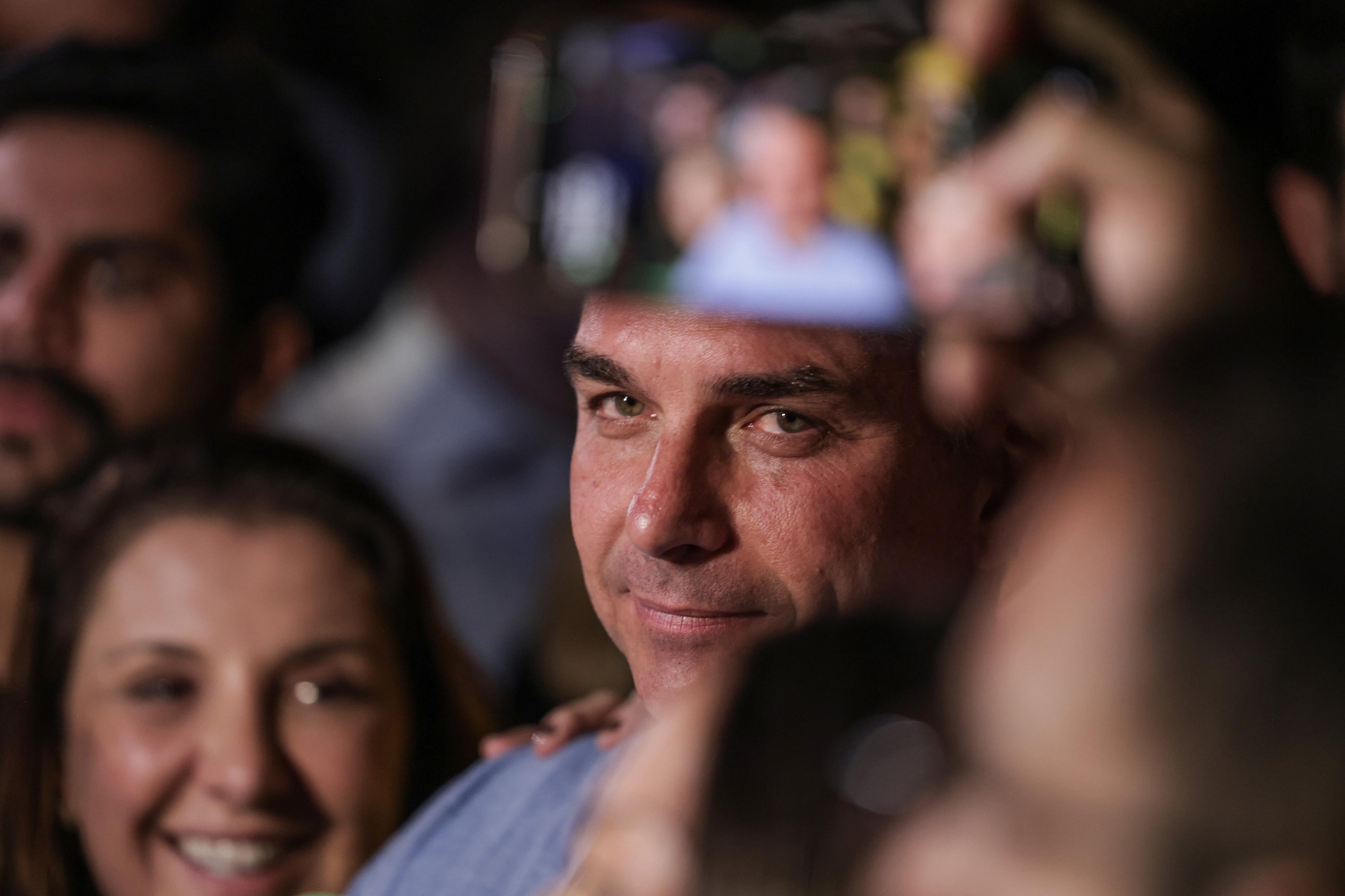 Siglas que apoiam Fl&aacute;vio ter&atilde;o juntas maioria absoluta