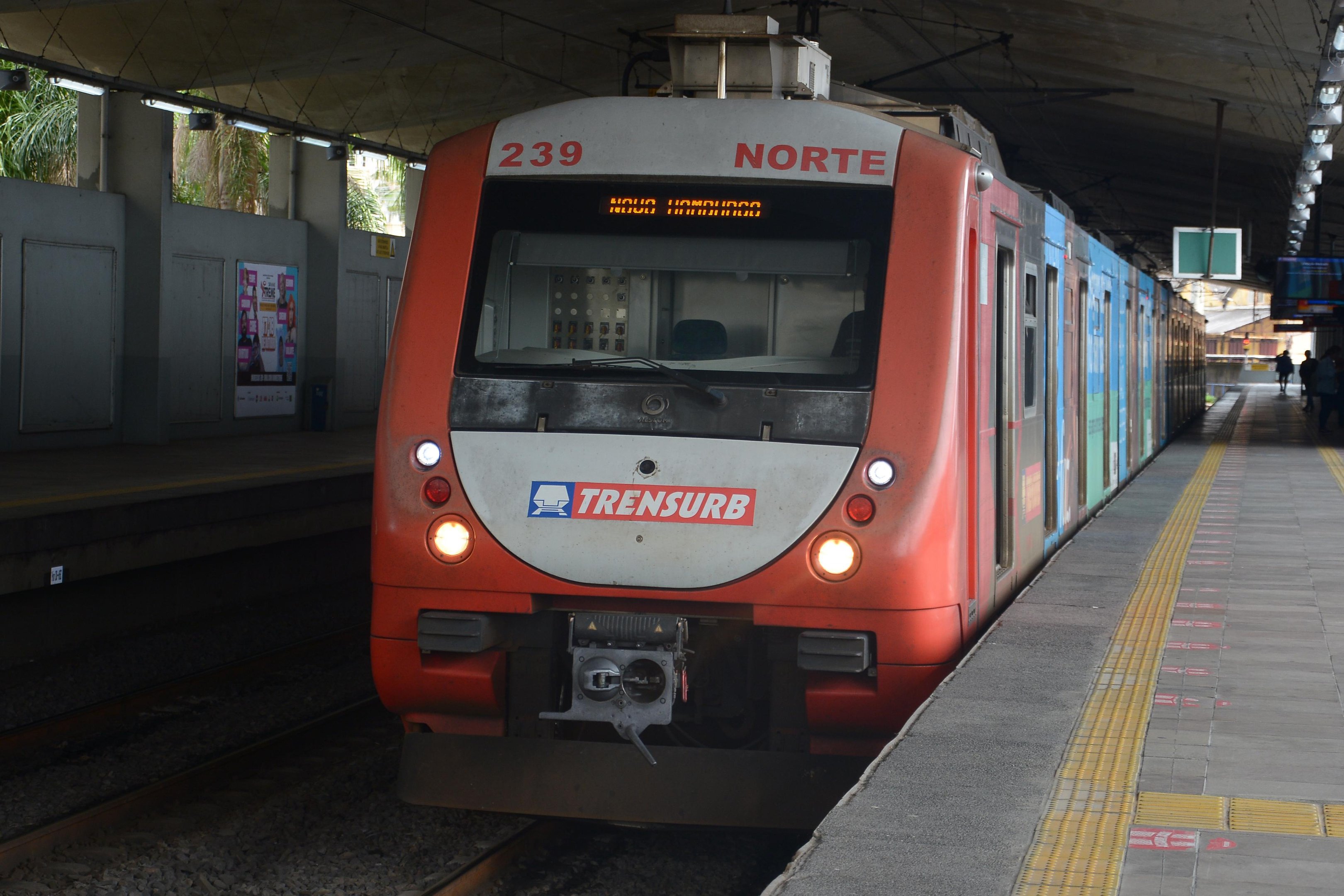Retomada do tempo de viagem em 55 minutos ocorre em fun&ccedil;&atilde;o de avan&ccedil;os na recupera&ccedil;&atilde;o do sistema de sinaliza&ccedil;&atilde;o do metr&ocirc;, afetado pelas enchentes de 2024