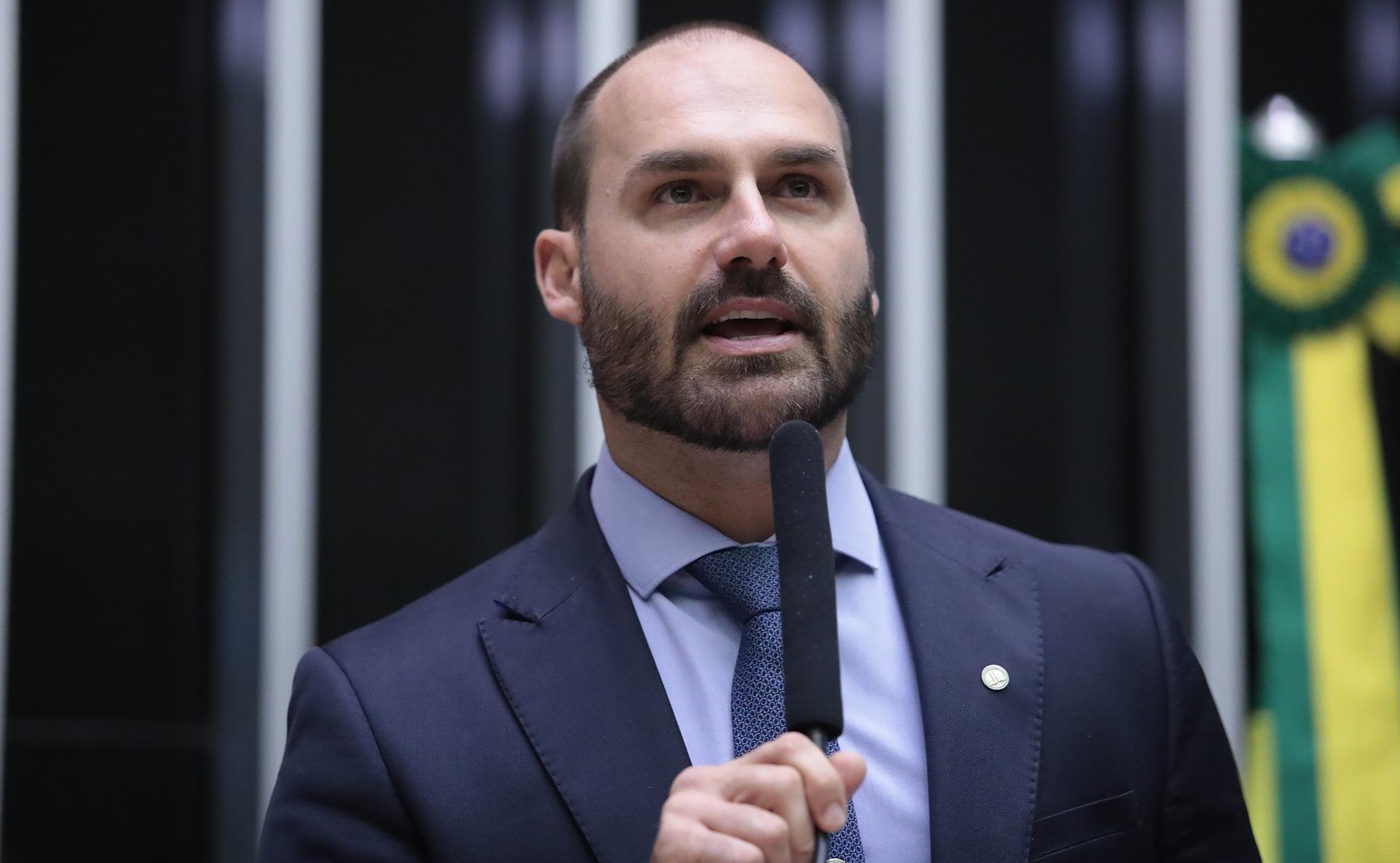 Eduardo Bolsonaro consta em lista de pena pendente