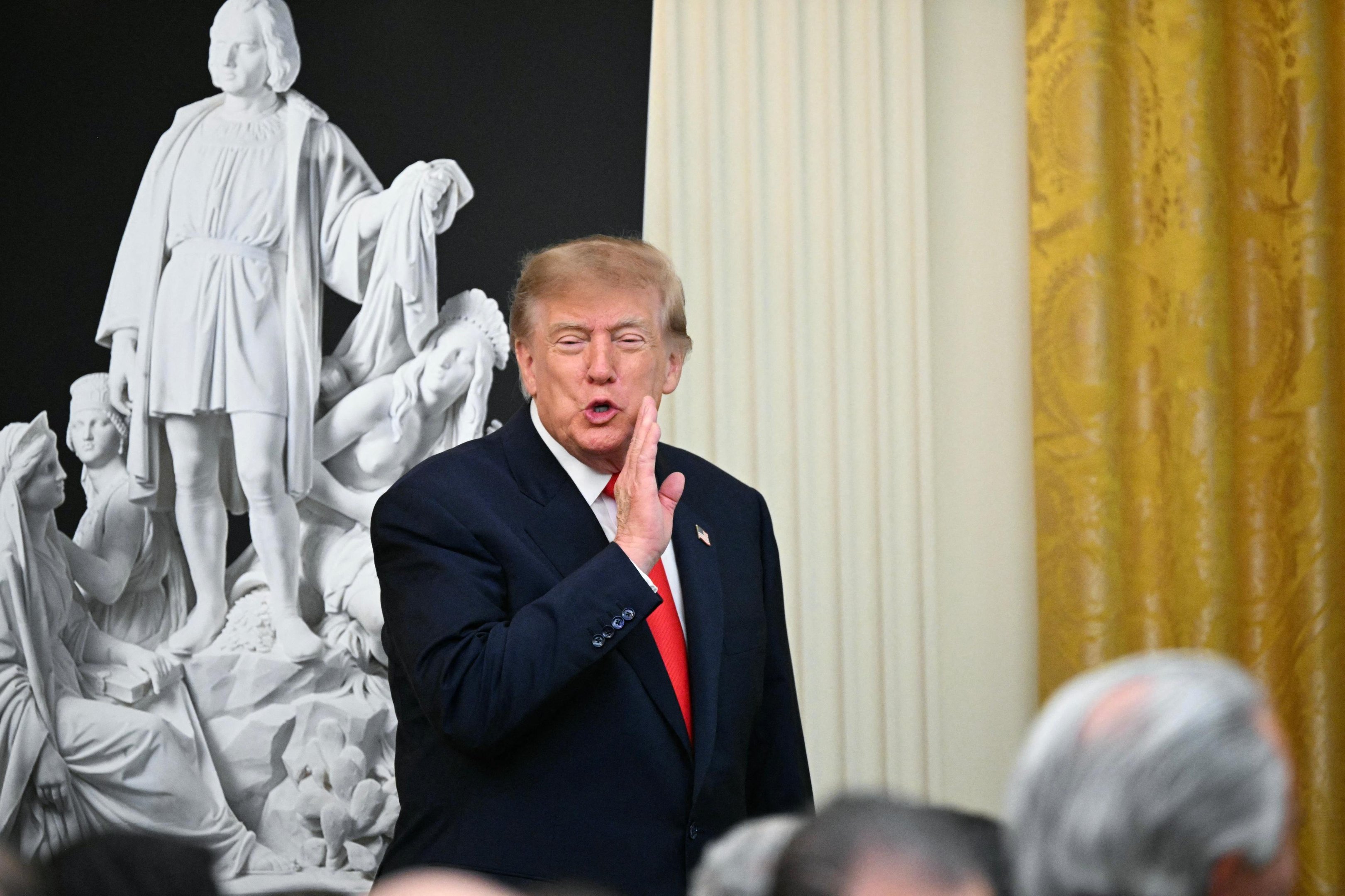 Trump anuncia acordo com Putin para fornecimento de diesel russo e prev&ecirc; queda de pre&ccedil;os