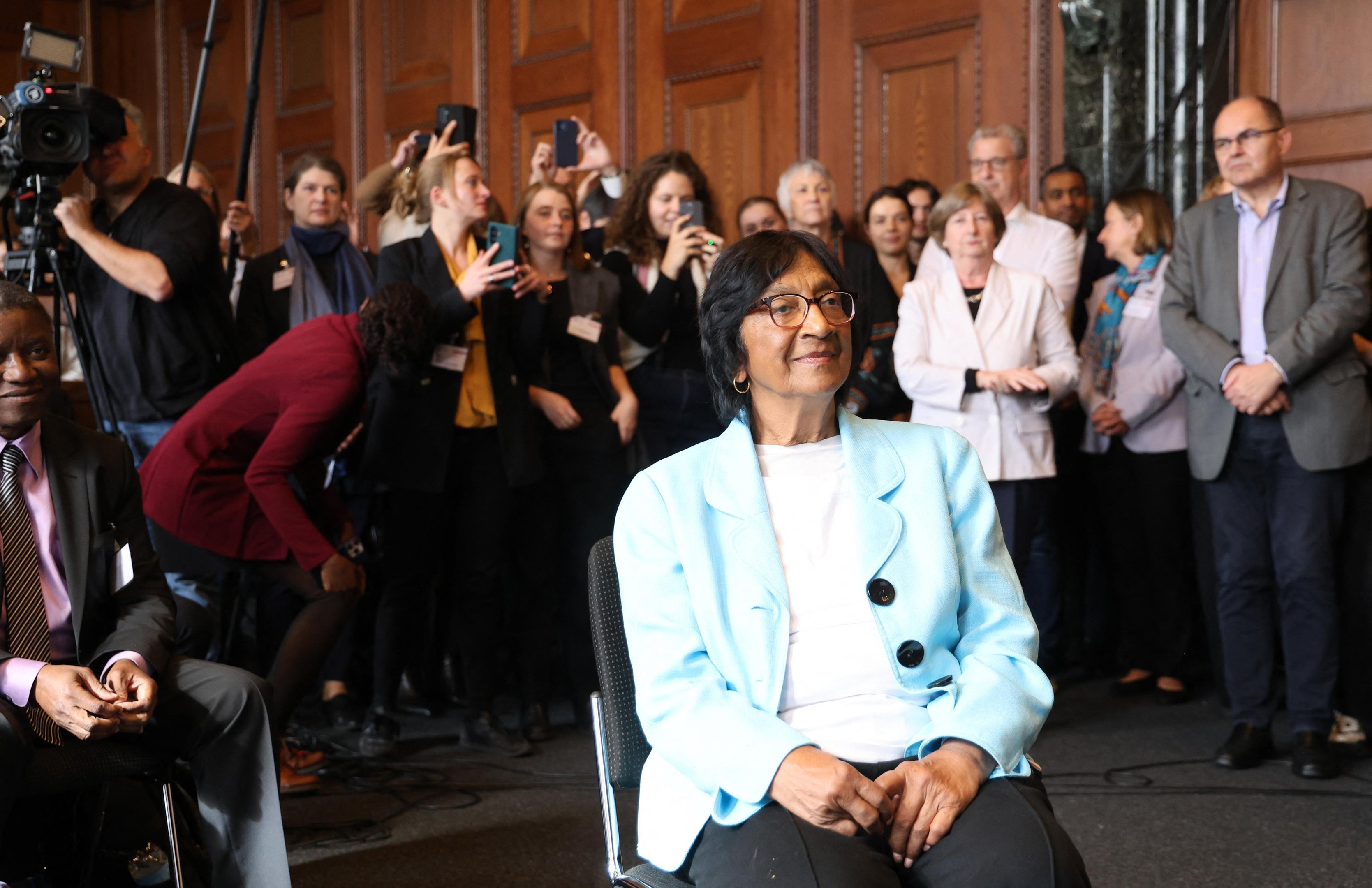 Navi Pillay alertou para o clima de tens&atilde;o sobre a continuidade das cortes internacionais em Haia