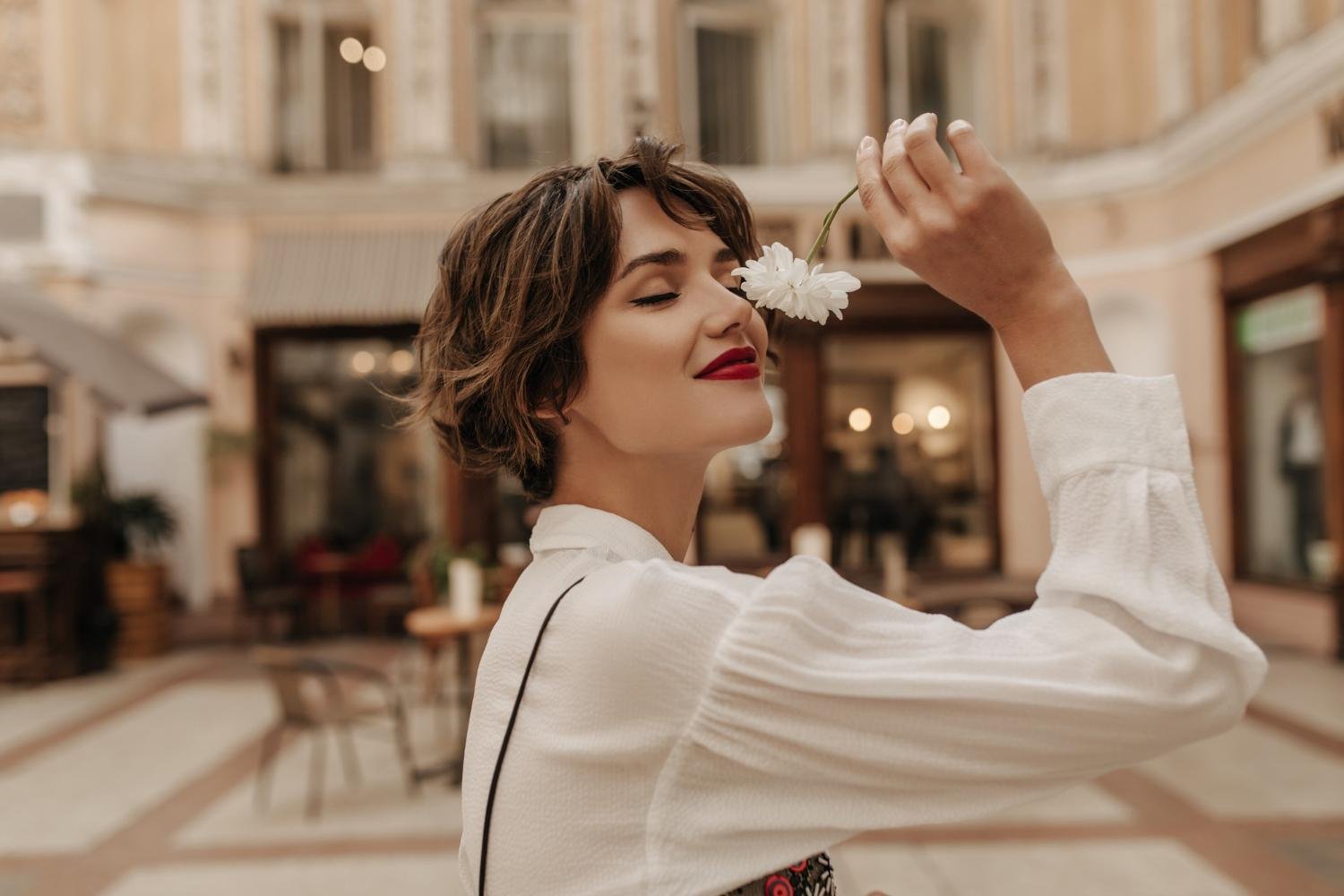 Perfumes para a primavera: fragrâncias para conhecer e experimentar