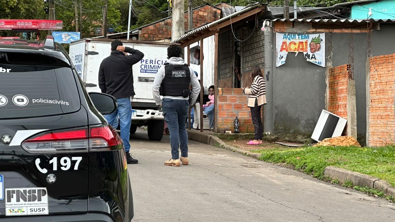 V&iacute;tima foi encontrada morta dentro do im&oacute;vel do suspeito no bairro Aberta dos Morros