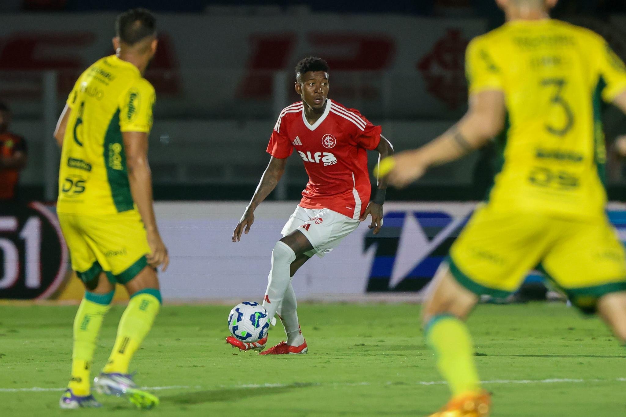 Vit&atilde;o era titular absoluto do Inter na temporada passada