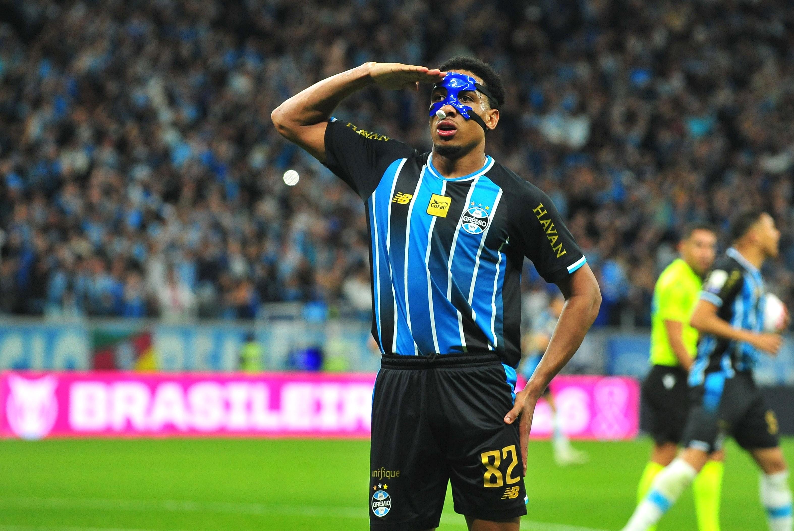 Wallace marcou o gol de empate do Gr&ecirc;mio no Gre-Nal 455