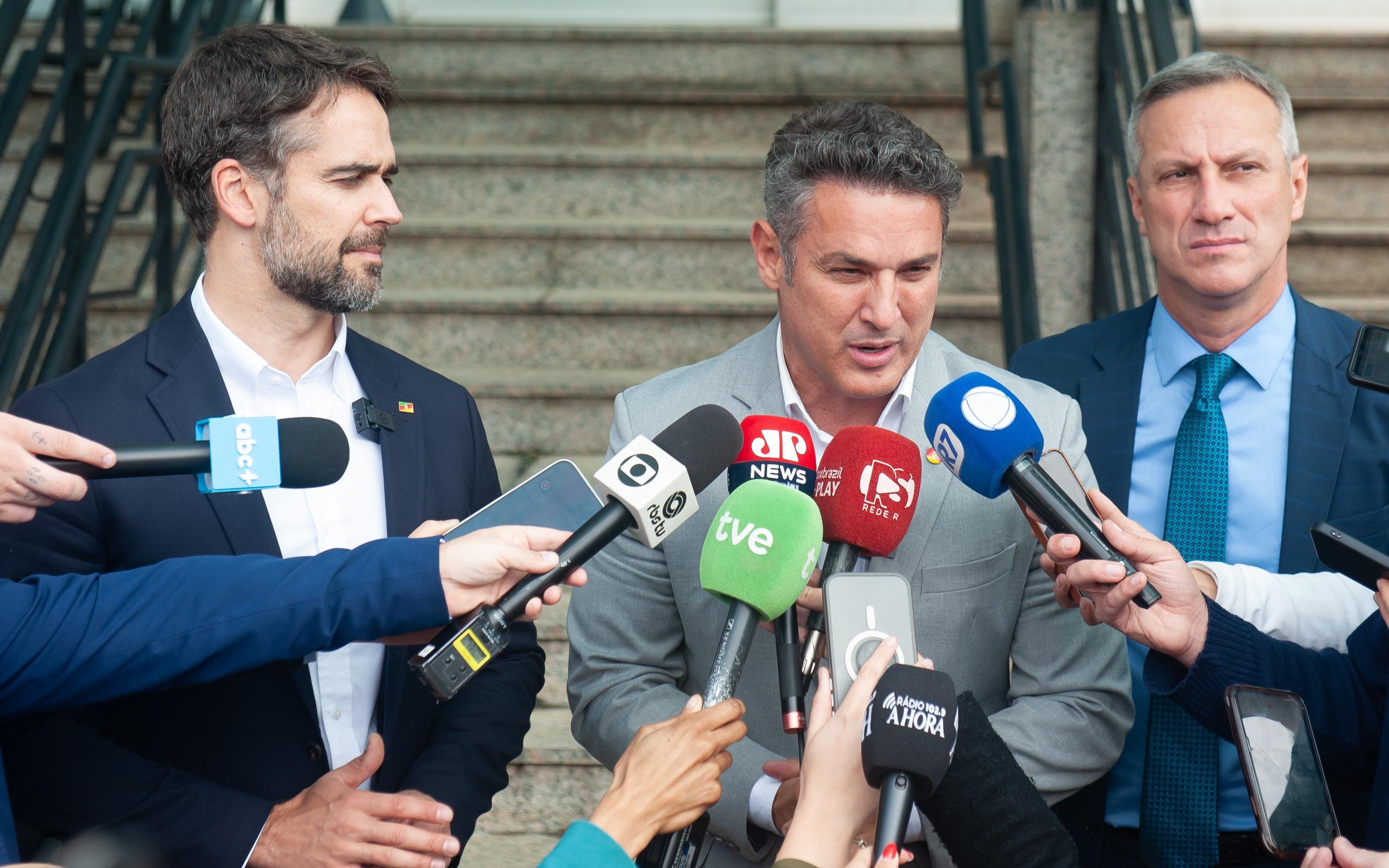 Zucco e Leite inauguram escrit&oacute;rio de transi&ccedil;&atilde;o de governo no RS