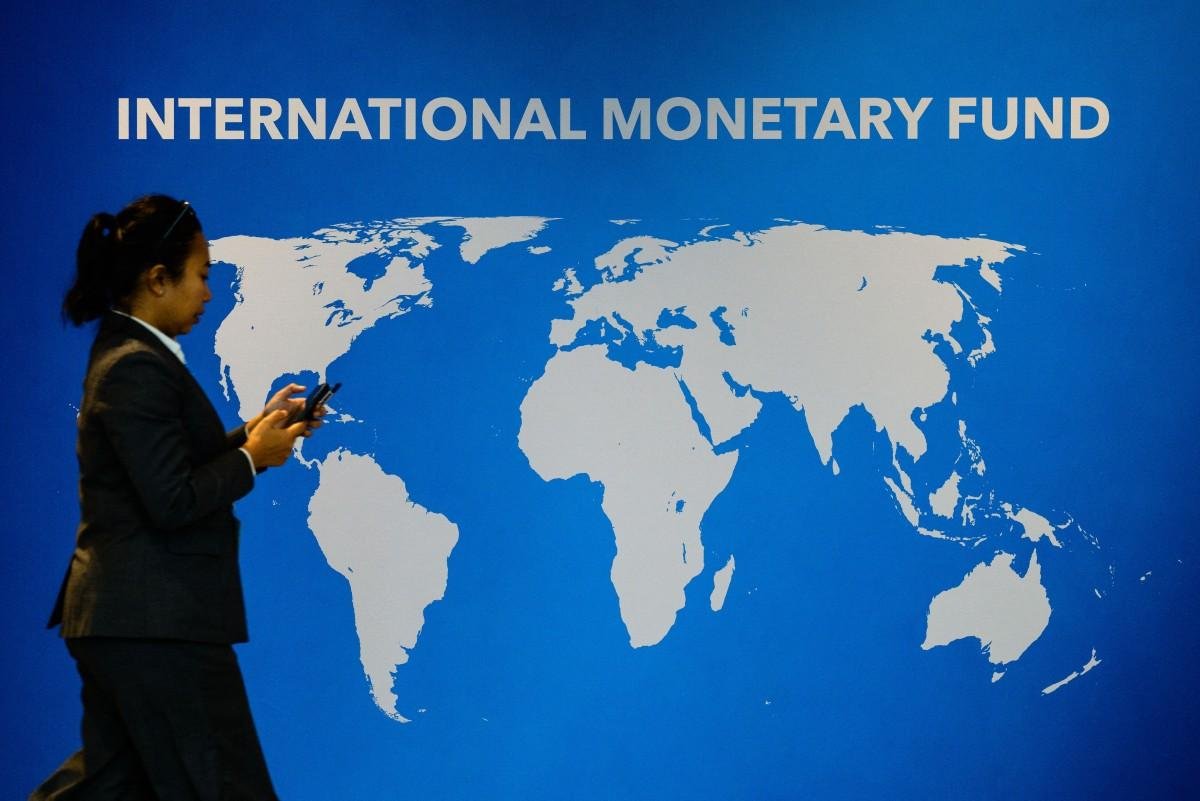 Alerta do FMI ocorre em um cen&aacute;rio de disparada dos rendimentos de t&iacute;tulos soberanos globais, pressionados pela infla&ccedil;&atilde;o persistente, endividamento p&uacute;blico elevado e riscos de desacelera&ccedil;&atilde;o por tens&otilde;es geopol&iacute;ticas e encarecimento de combust&iacute;veis