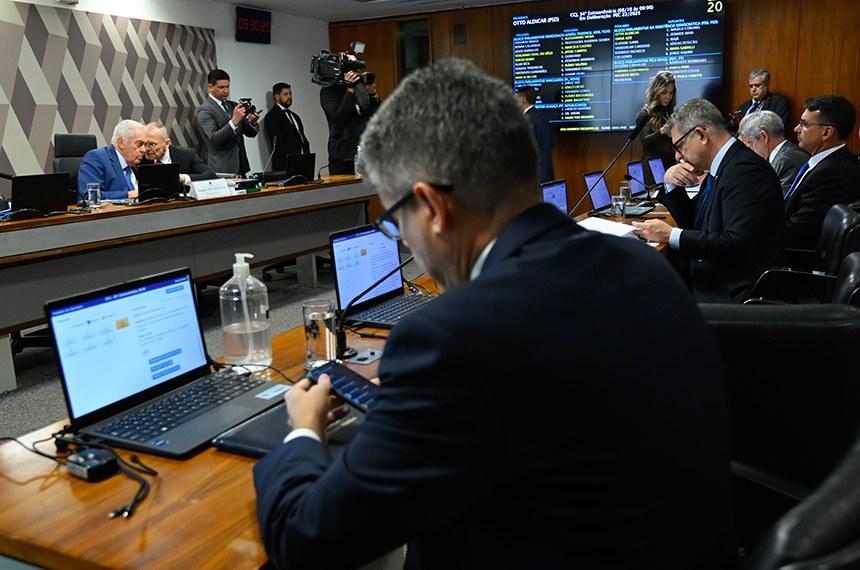 Reuni&atilde;o da comiss&atilde;o est&aacute; marcada para as 9h e tem a proposta como primeiro item da pauta