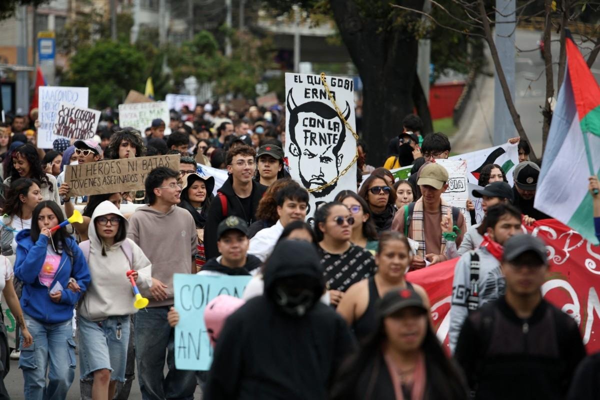 Milhares protestam na Col&ocirc;mbia na primeira manifesta&ccedil;&atilde;o contra governo de Abelardo de la Espriella