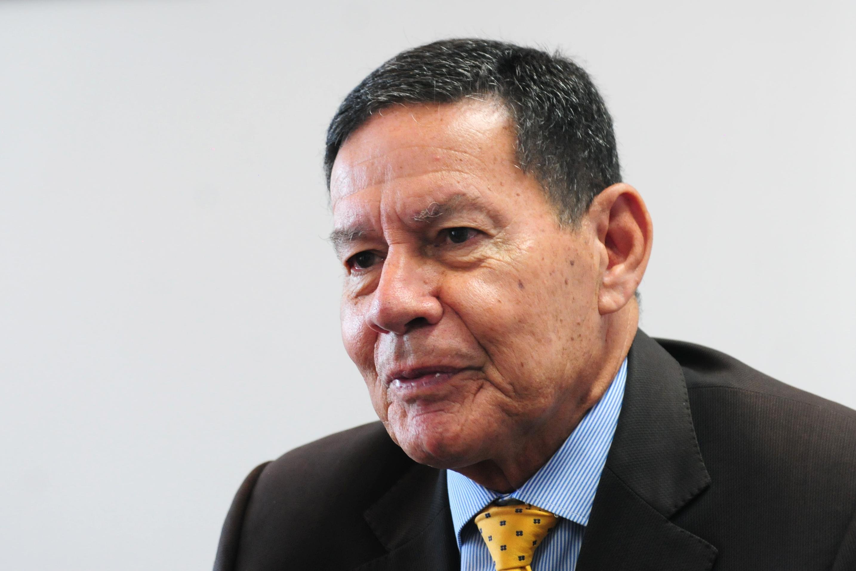 Senador contrariou outros 75 parlamentares
