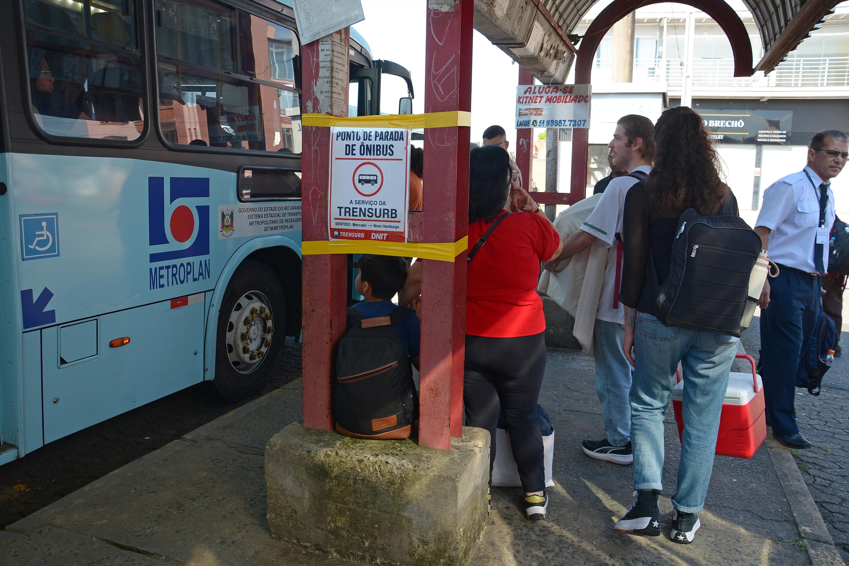 Para atender os passageiros no trecho interrompido, o Dnit disponibilizar&aacute; &ocirc;nibus gratuitos