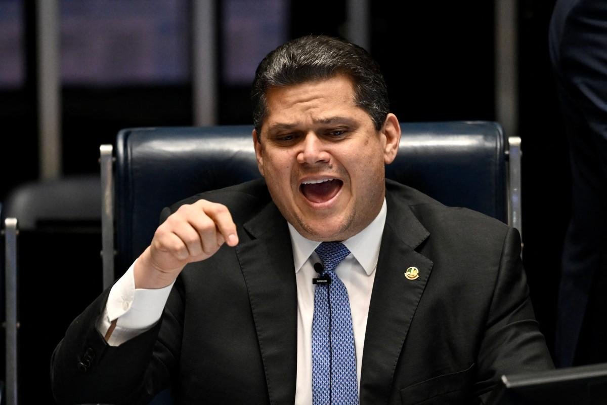 Presidente do Senado garantiu que proposta que amplia poderes da Uni&atilde;o na seguran&ccedil;a p&uacute;blica ser&aacute; votada