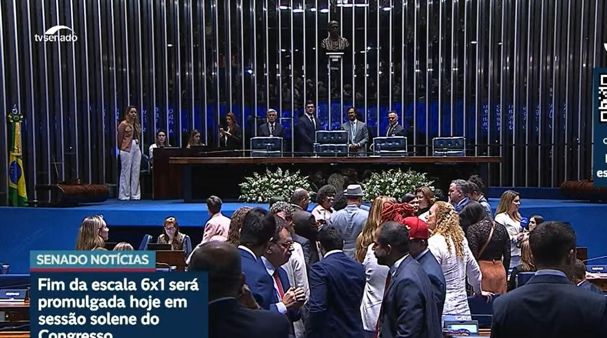 Ao vivo: Congresso promulga o fim da escala 6x1 