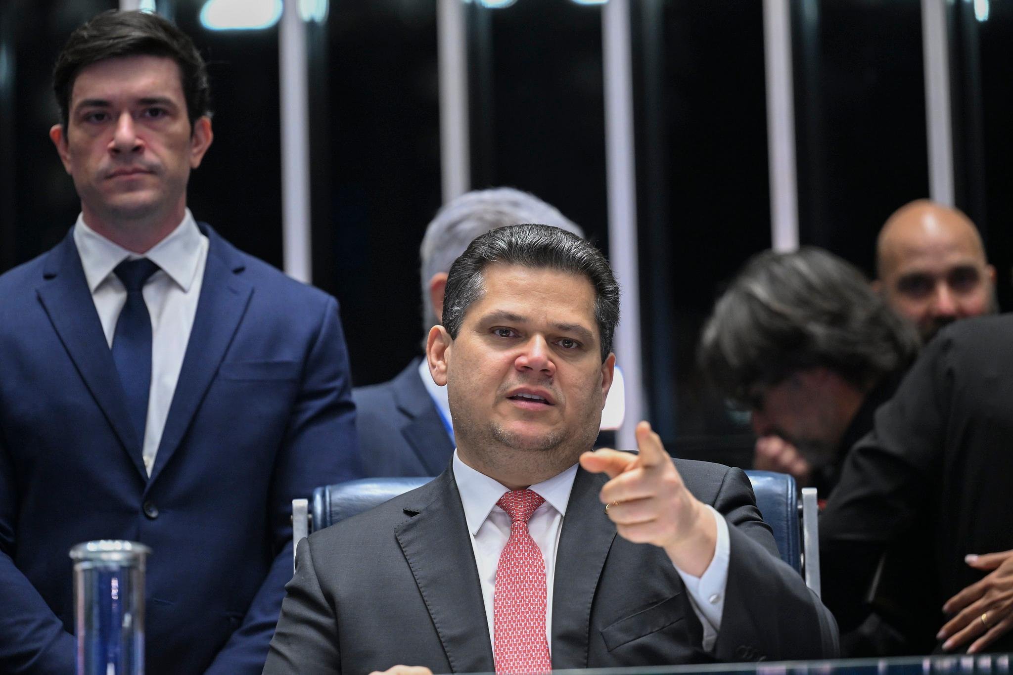 Alcolumbre diz que impactos do fim da 6x1 são incalculáveis e defende construção de consensos