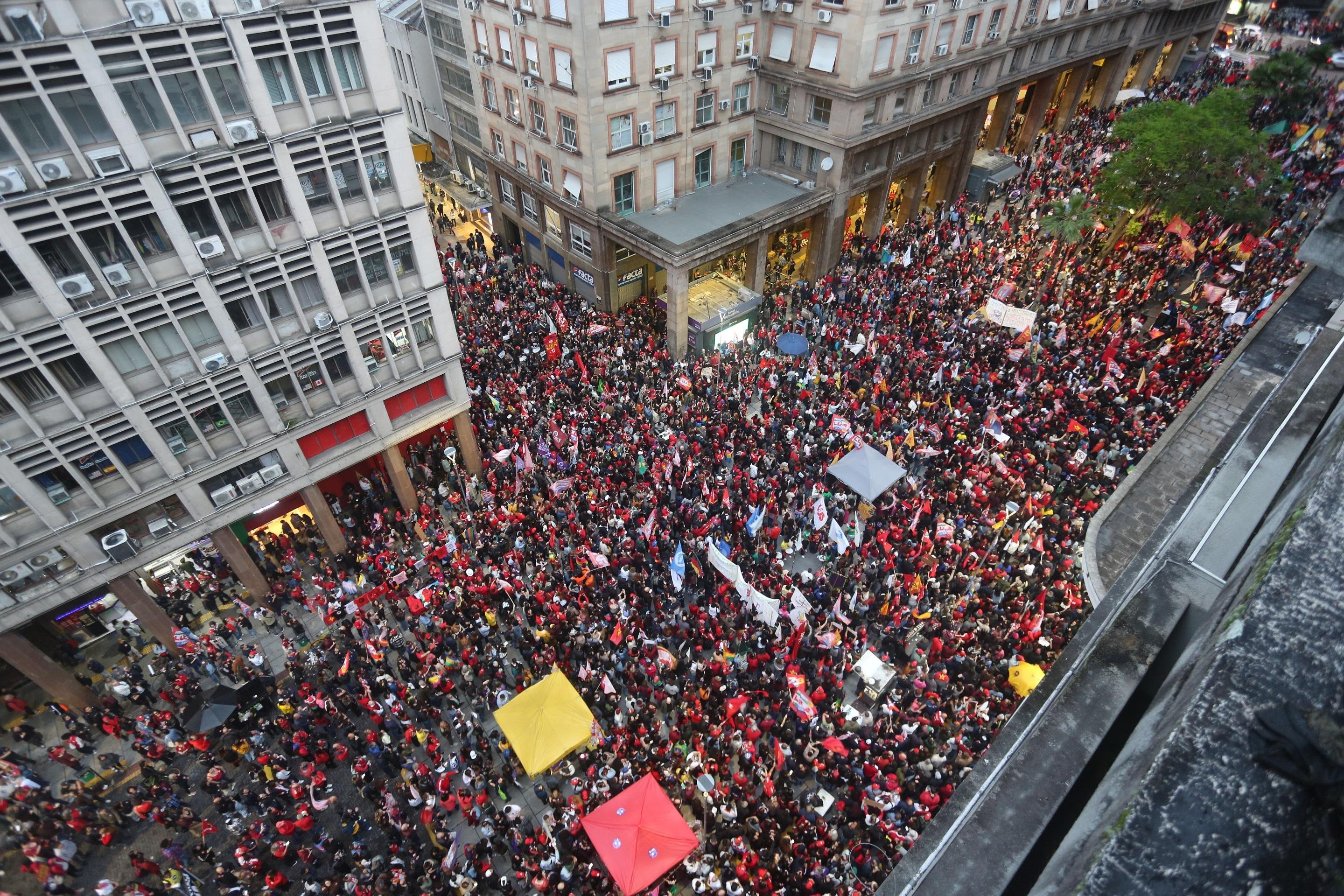 PT organiza caminhada com Lula em Porto Alegre 