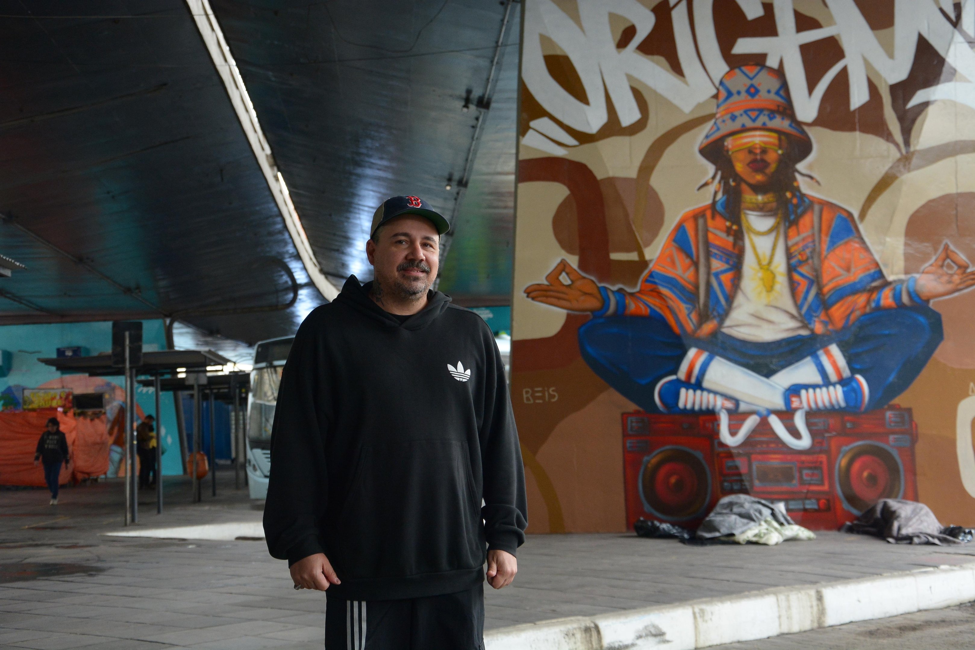 Concluídas novas pinturas artísticas nos pilares do Viaduto da Conceição, em Porto Alegre