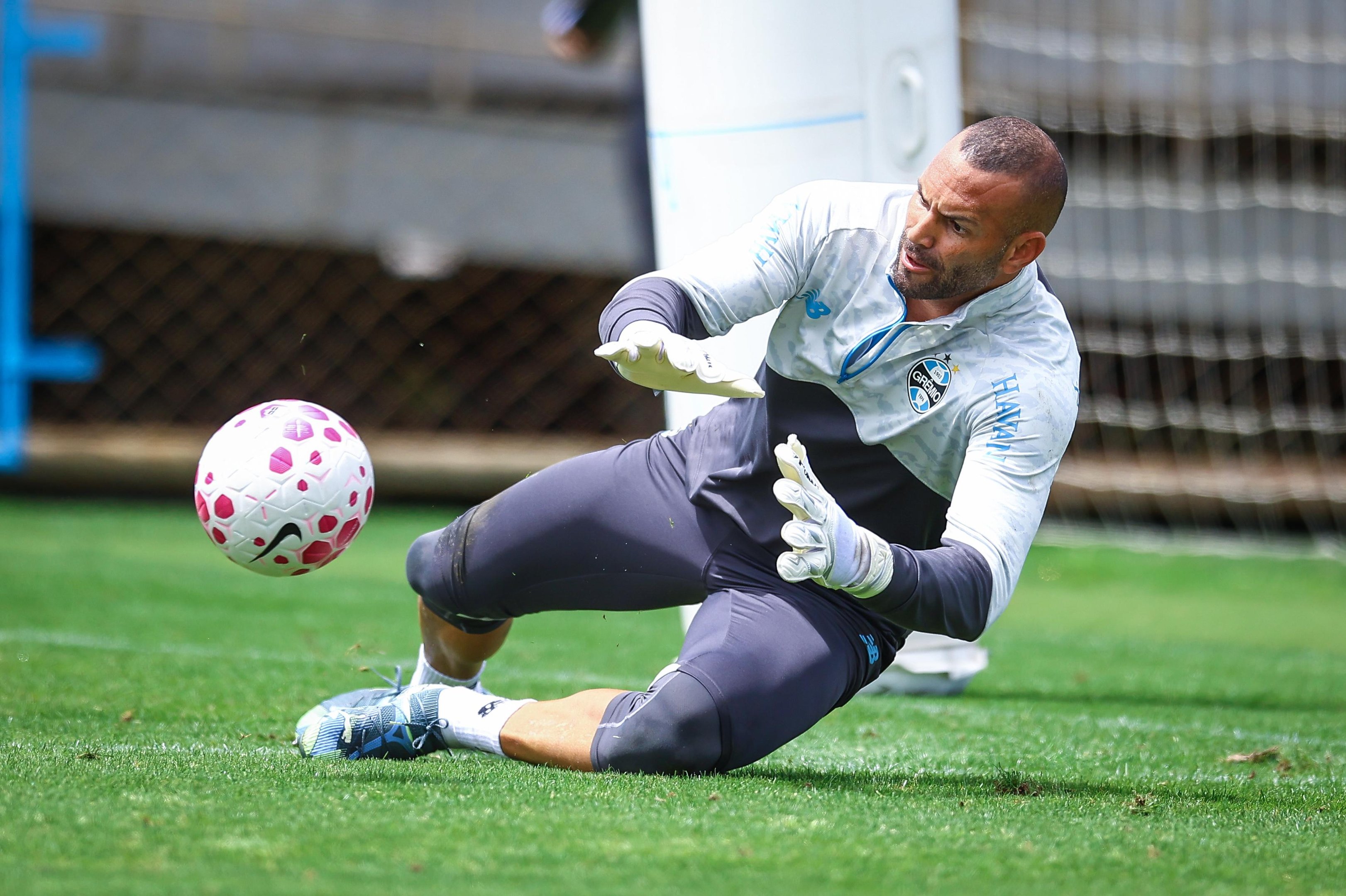 Weverton vai estar em campo diante dos mineiros