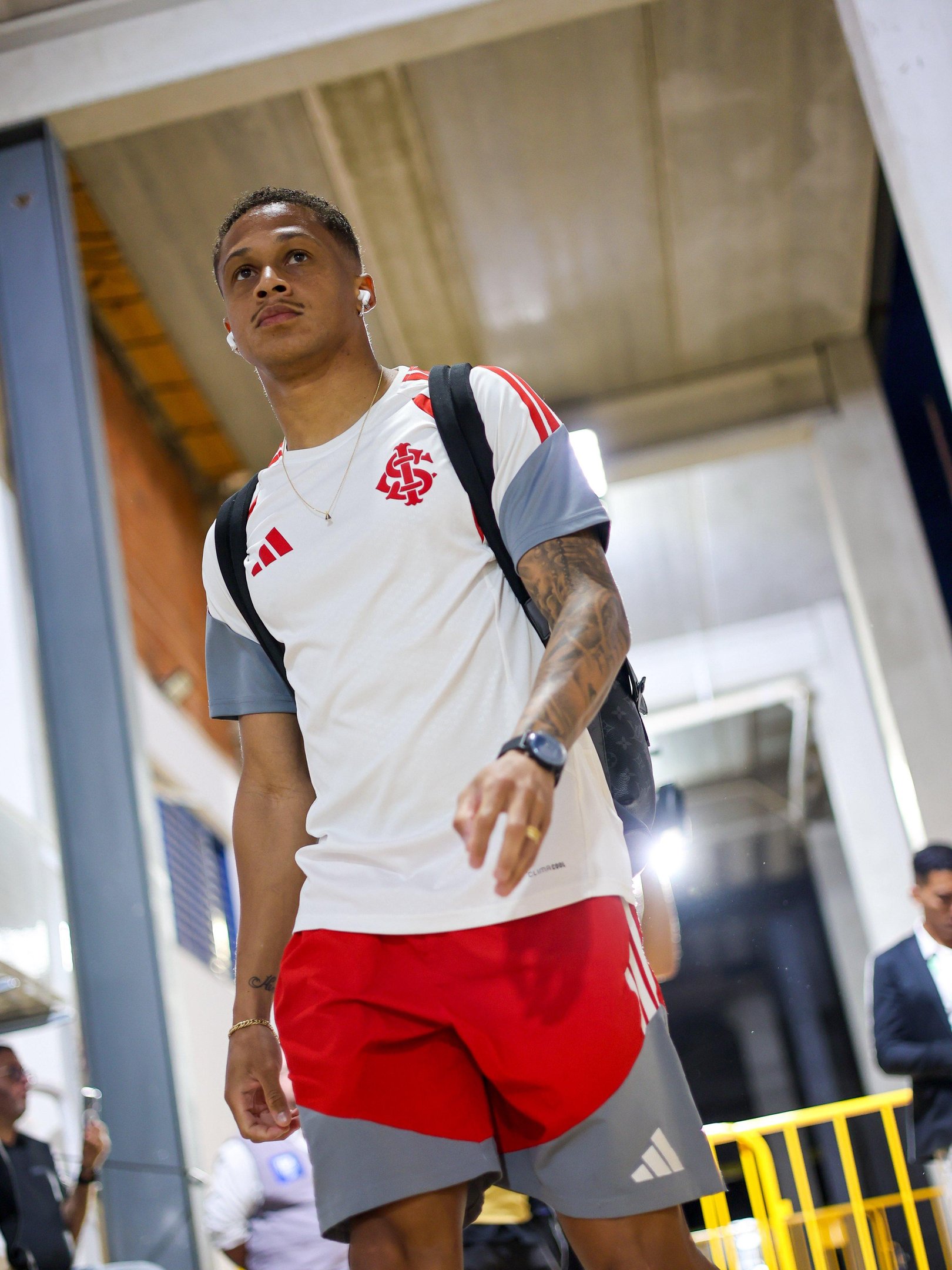 Inter de Vitinho j&aacute; est&aacute; no est&aacute;dio Mai&atilde;o para o jogo da noite desta sexta-feira