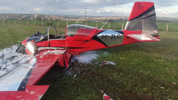 Avião de pequeno porte cai no interior de SP e mata duas pessoas