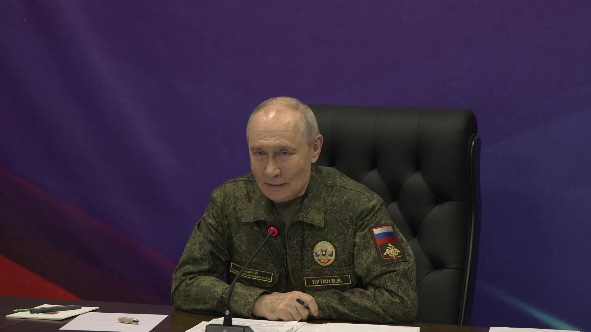 Trump isenta Rússia de sanções e Moscou comemora