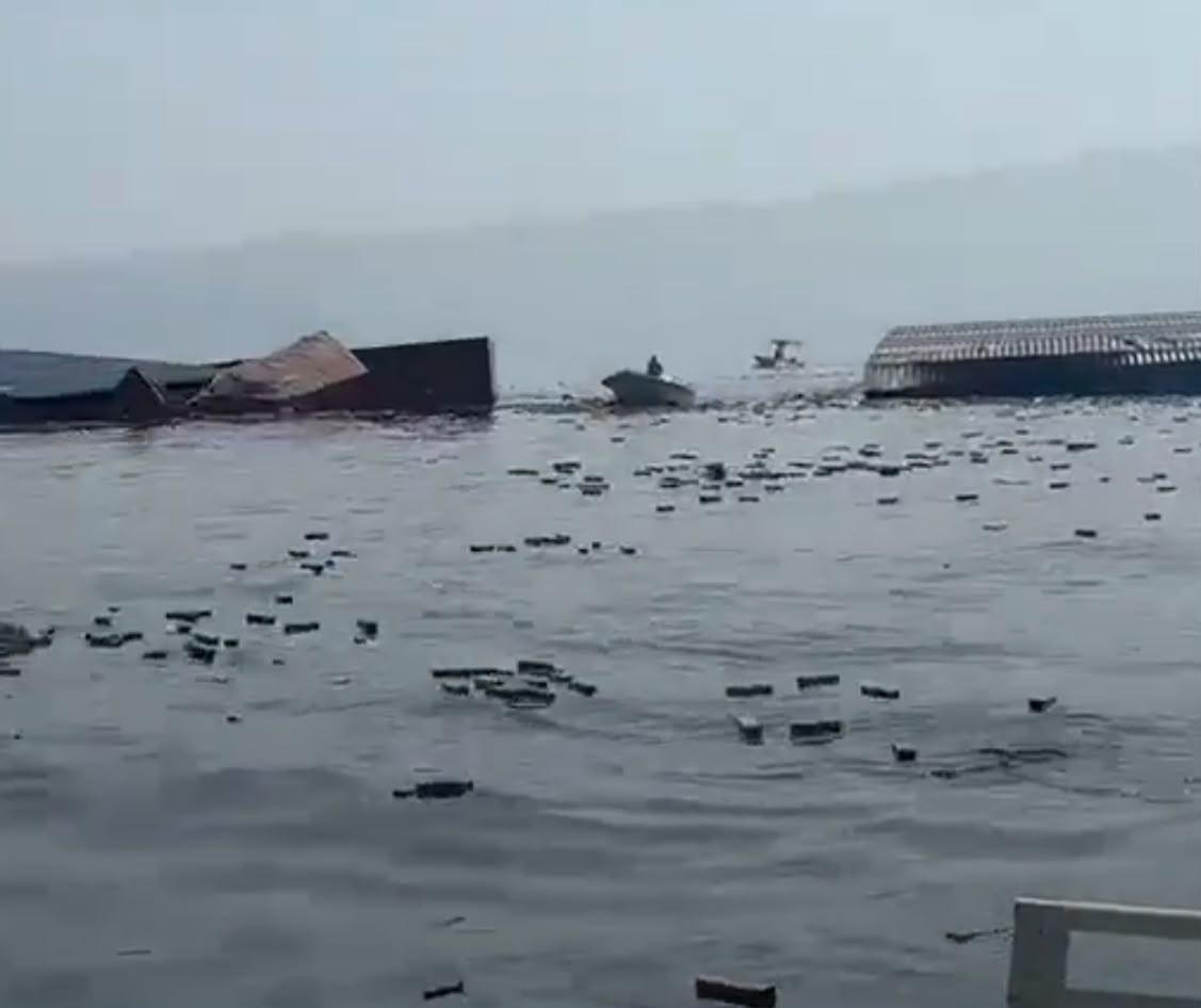 IPhones ficam à deriva no Estreito de Ormuz após navio atingir mina