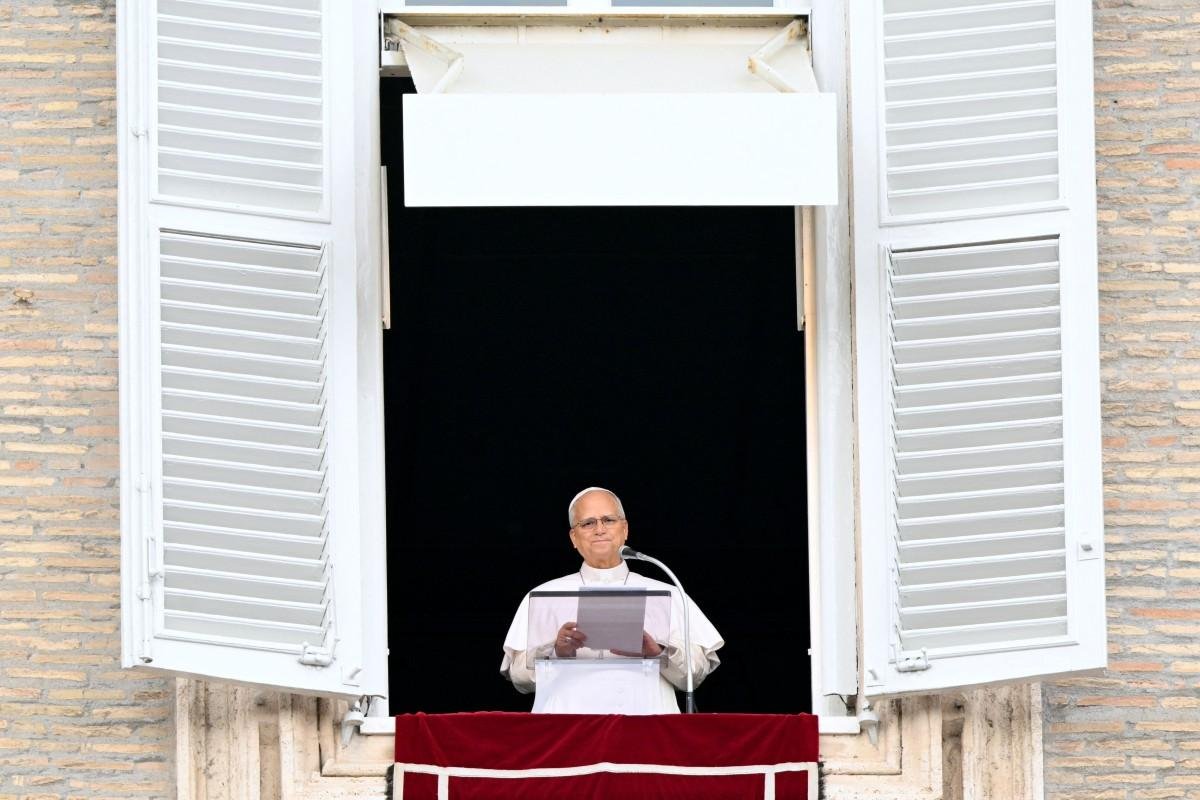 Papa saúda multidão no Vaticano pela primeira vez desde sua cirurgia de câncer