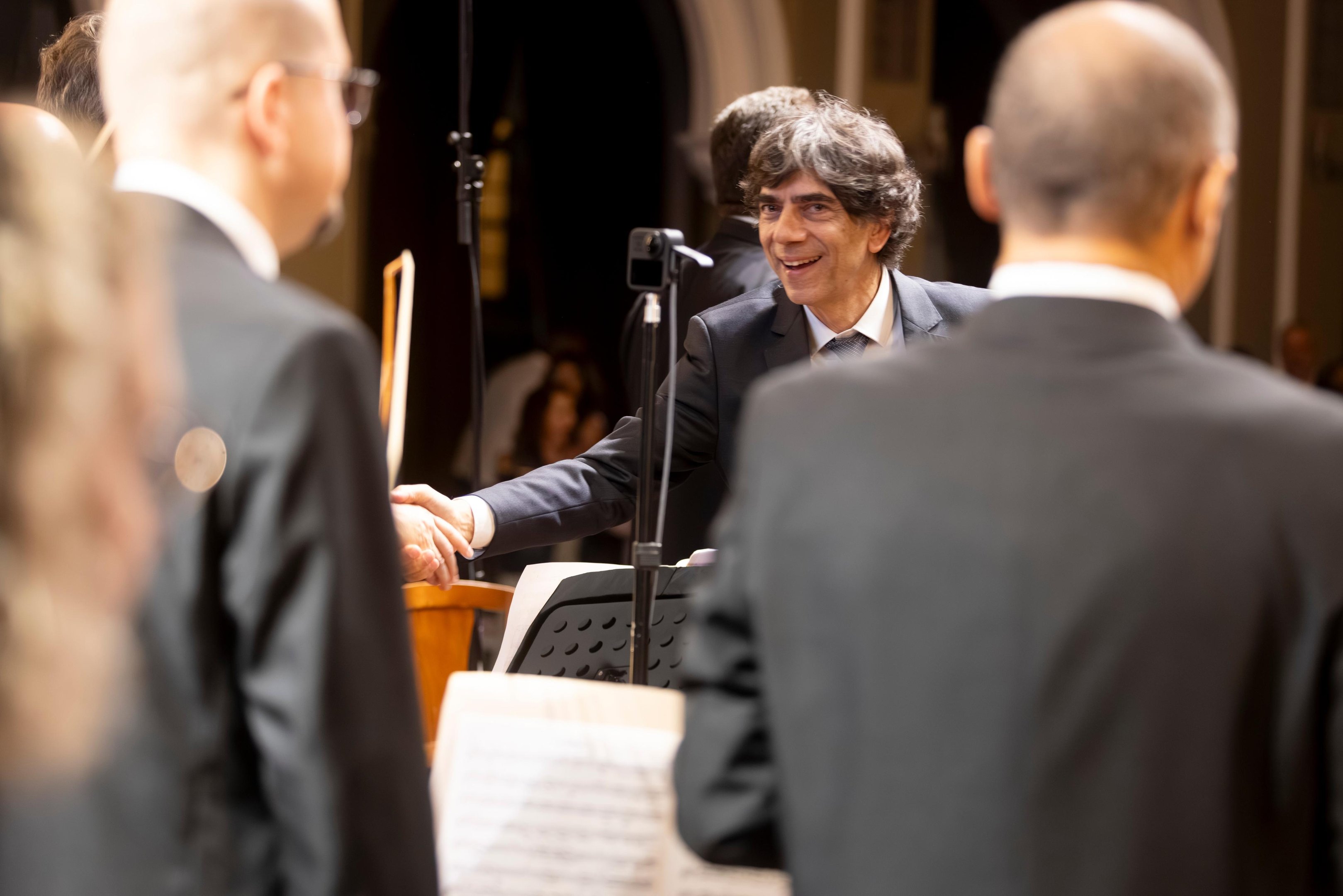 Tiago Flores rege a Orquestra de C&acirc;mara da Ulbra