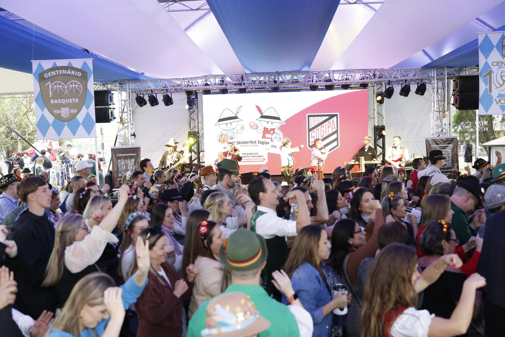 Oktoberfest da Sogipa reúne mais de 5 mil pessoas em Porto Alegre